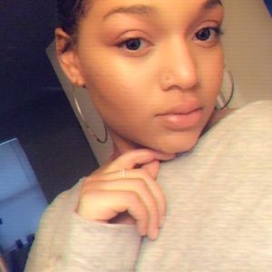 Meet your Posher, Joi